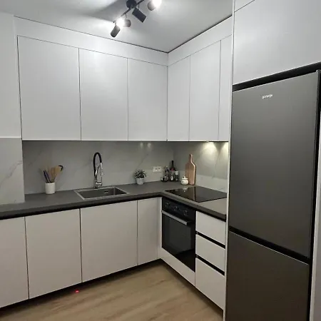 1 Bedroom In With Free Parking And Secured Parking On Appartamento