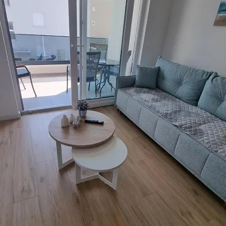 Apartman 1 Bedroom In With Free Parking And Secured Parking On *